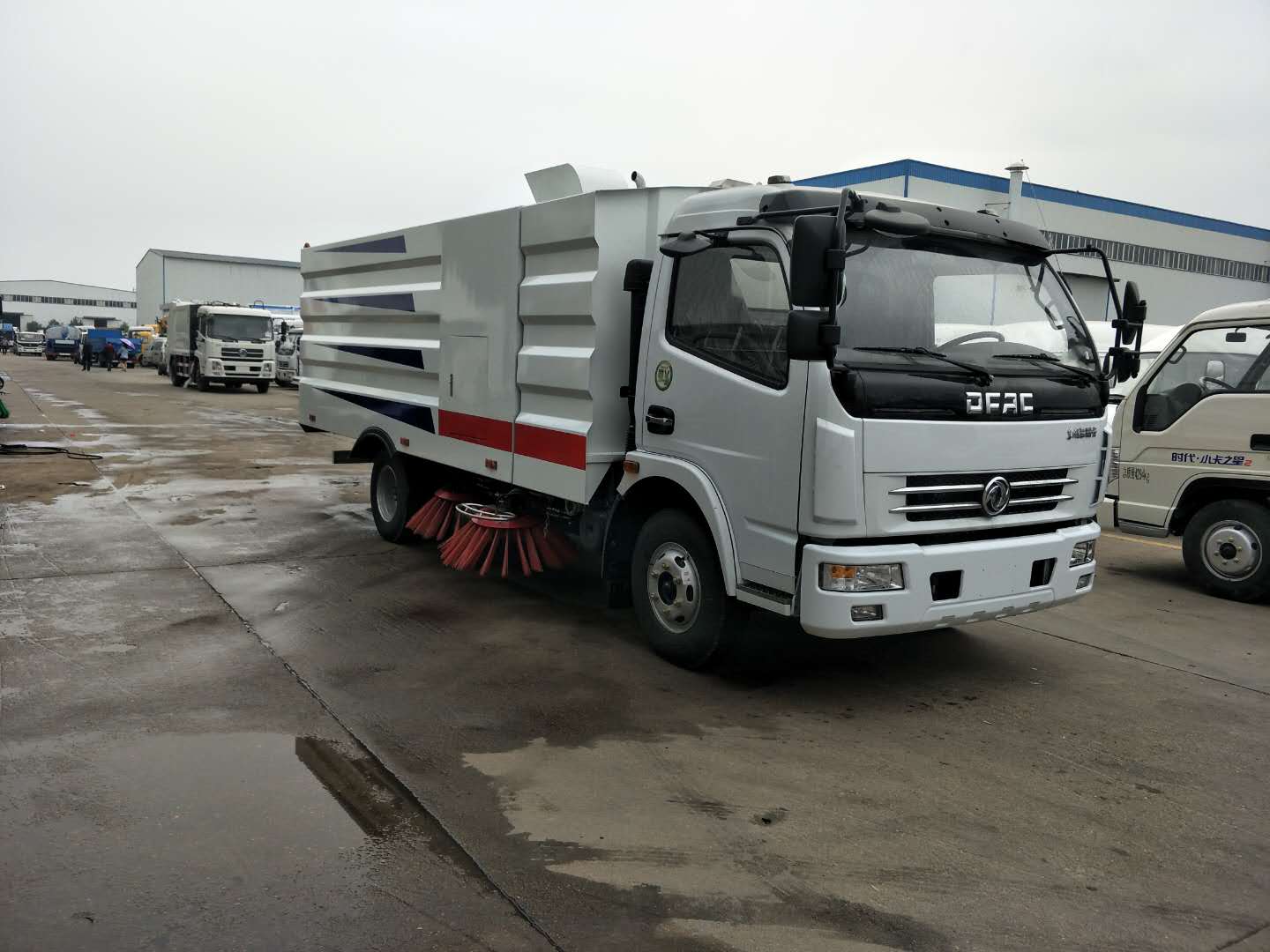 掃路車和洗掃車區別及工作原理